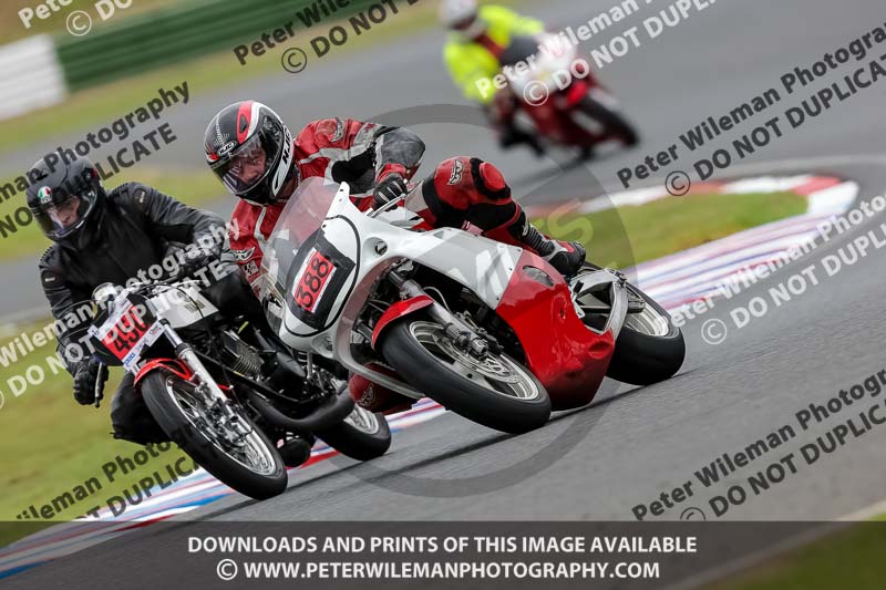 Vintage motorcycle club;eventdigitalimages;mallory park;mallory park trackday photographs;no limits trackdays;peter wileman photography;trackday digital images;trackday photos;vmcc festival 1000 bikes photographs